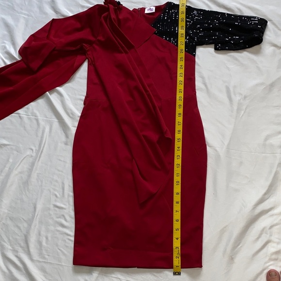 Chic Asymmetrical Red and Black Dress - Picture 14 of 14